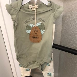 Adorable baby outfit.